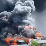Das Foto zeigt des Brand des Mercedes-Autohauses in Wittlich.