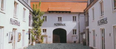 Das Filmhaus Saarbrücken veranstaltet im Innenhof auch in diesem Sommer "Open-Air-Kino". Archivfoto: Filmhaus