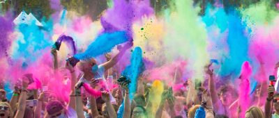 Rund 1500 Leute feierten am Samstag im Saarbrücker Bürgerpark das Farbgefühle-Festival. Foto: BeckerBredel.