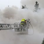 Die Feuerwehr war mit und 40 Einsatzkräften vor Ort. Foto. BeckerBredel