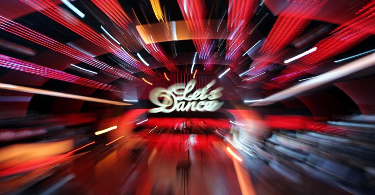 Auch 2018 gibt es wieder eine Staffel der RTL-Sendung „Let's Dance". Foto: Wolfgang Kumm/dpa-Bildfunk.