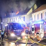 Bei dem Feuer in Neunkirchen-Wiebelskirchen kam eine Person ums Leben. Foto: Brandon-Lee Posse.