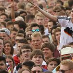 Auf ein Public Viewing in Homburg können sich die Fußball-Fans freuen. Symbolfoto: Axel Heimken/dpa-Bildfunk.