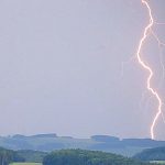 Laut Deutschem Wetterdienst drohen im Saarland schwere Gewitter. Symbolfoto: Andre März/dpa-Bildfunk.