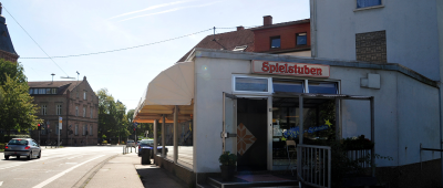 In dieser Spielstube in Dudweiler ereignete sich der bewaffnete Raub. Foto: BeckerBredel