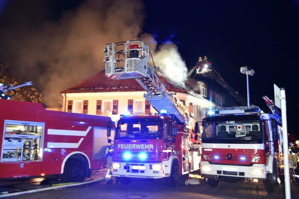 Großbrand in Homburg. Derzeit wird nach der Brandursache ermittelt. Foto: Becker&Bredel