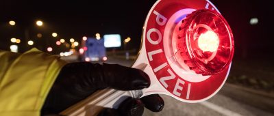 Die Polizei will verstärkt Kontrollen in der Weihnachtszeit durchführen. Symbolfoto: Patrick Seeger/dpa-Bildfunk.