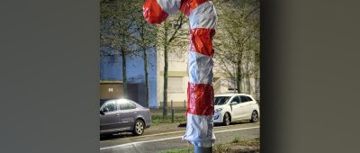 Wer für die weihnachtliche Deko verantwortlich ist, sei noch nicht bekannt, so die Polizei. Foto: BeckerBredel