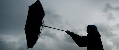 Im Saarland kann es am Wochenende (9./10. März) zu starken Sturmböen kommen. Symbolfoto: Karl-Josef Hildenbrand/dpa-Bildfunk