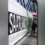 Viele der Züge, die derzeit noch für die Saarbahn fahren, sind in die Jahre gekommen. Symbolfoto: BeckerBredel