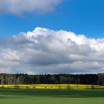 Das Wetter im Saarland bietet am Wochenende frühlingshafte Temperaturen, aber auch Schauer und Gewitter. Symbolfoto: Arno Burgi/dpa-Bildfunk