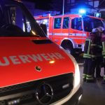 Die Feuerwehr löschte den Brand in der Lebacher Straße in Saarwellingen. Symbolfoto: BeckerBredel.