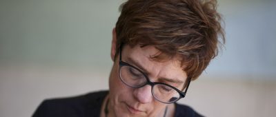 Annegret Kramp-Karrenbauer (CDU) soll erst im April 2019 von den Vorfällen erfahren haben. Foto: Ilia Yefimovich/dpa-Bildfunk.