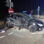 Bei dem Unfall auf der B423 wurden fünf Personen verletzt. Foto: Brandon Lee Posse