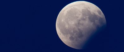 Eine partielle Mondfinsternis wird es in der kommenden Nacht geben. Archivfoto: Sven Hoppe/dpa-Bildfunk.