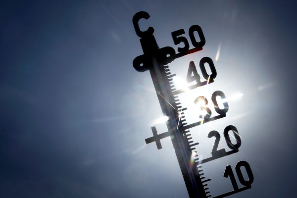 Die Thermometer im Saarland dürften in den kommenden Tagen auf nahezu 40 Grad springen. Symbolfoto: dpa-Bildfunk/Fredrik von Erichsen