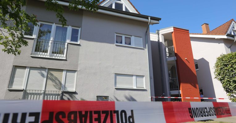 In einem Haus in dieser Wohnung in Homburg fand ein Bekannter die Leiche der 42-Jährigen. Foto: BeckerBredel.