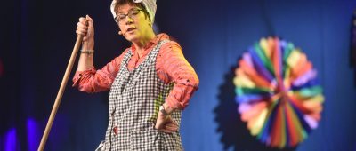 Annegret Kramp-Karrenbauer tritt an Fastnacht gerne als „Putzfrau Gretel" auf. Foto: BeckerBredel.