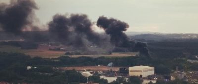 Die Rauchsäule war über Kilometer hinweg sichtbar. Foto: Feuerwehr Homburg.