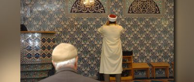 Hier zu sehen: Das Innere der Moschee in Saarbrücken. Symbolfoto: BeckerBredel