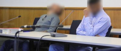 Die Angeklagten Khalid I. (links) und Wolfgang M. I. schlief zum Prozessauftakt ein. Foto: BeckerBredel.