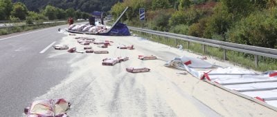 Auf der A8 kippte am Donnerstag (12. September 2019) ein Lkw um. Symbolfoto: BeckerBredel