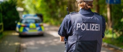 Bei dem Polizeieinsatz in Mettlach wurde ein Mann von den Hunden seiner Nachbarin verletzt. Symbolfoto: Daniel Reinhardt/dpa-Bildfunk