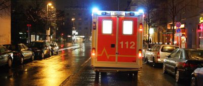 In Völklingen wurde ein 15-Jähriger von einer Gruppe brutal attackiert. Symbolfoto: Arno Burgi/dpa-Bildfunk