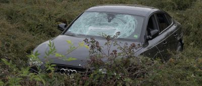 Hier zu sehen: Der auf der A8 verunfallte Audi. Foto: BeckerBredel