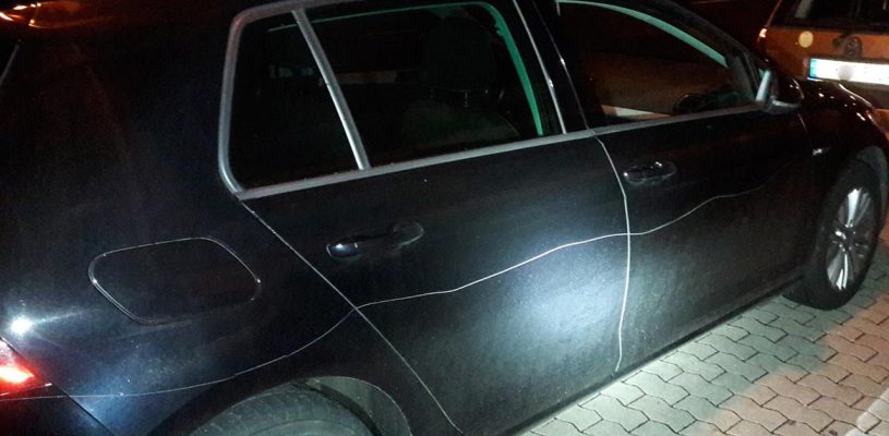 Mit einem Messer beschädigten die beiden Männer mehr als 40 Fahrzeuge, die in Völklingen geparkt waren. Symbolfoto: Polizei Koblenz