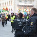 Rund 500 Menschen nahmen an der Demo in Saarbrücken teil. Foto: BeckerBredel