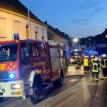 An einem Wohnhaus in Spiesen-Elversberg zerbarsten am Montag vergangener Woche Scheiben an einem Wohnhaus. Foto: Freiwillige Feuerwehr Neunkirchen-Innenstadt.