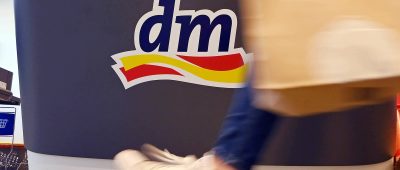 dm hat im Saarland rund 680 Mitarbeiter. Foto: Uli Deck/dpa-Bildfunk.