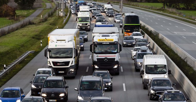 Mit Staus und Verkehrsstörungen ist heute im Saarland zu rechnen. Symbolfoto: Frank Molter/dpa-Bildfunk