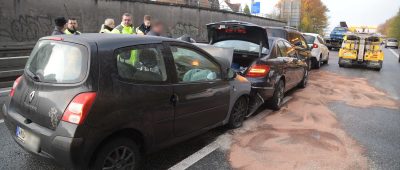 Acht Fahrzeuge fuhren auf der A623 ineinander. Foto: BeckerBredel