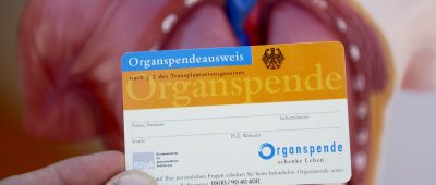 Obwohl die meisten Deutschen Organspende begrüßen, haben zu wenige einen Organspendeausweis. Symbolfoto: Daniel Maurer/dpa-Bildfunk