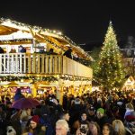 Der Weihnachtsmarkt in der Saarbrücker Innenstadt zieht sich vom St. Johanner Markt durch die Bahnhofstraße. Foto: BeckerBredel