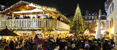 Der Weihnachtsmarkt in der Saarbrücker Innenstadt zieht sich vom St. Johanner Markt durch die Bahnhofstraße. Foto: BeckerBredel