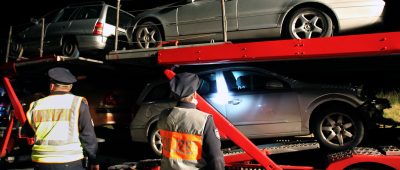 Banden begehen aktuell vermehrt Diebstähle von hochpreisigen Fahrzeugen. Im Fokus stehen vor allem Autos mit "Keyless-Go"-Systemen. Symbolfoto: Bernd Wüstneck/dpa/lmv