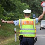 Die Polizei winkte 38 Pkws und 19 Lkws aus dem Verkehr. Symbolfoto: Bernd Wüstneck/dpa-Bildfunk