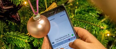 Im Saarland verzichtet man an Weihnachten deutschlandweit am häufigsten auf das Smartphone. Symbolfoto: Michael Kappeler/dpa-Bildfunk