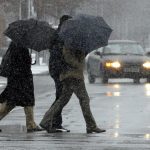 Vor allem am Freitag, den 13. Dezember wird es im Saarland ungemütlich. Symbolfoto: Wolfgang Kumm/dpa-Bildfunk