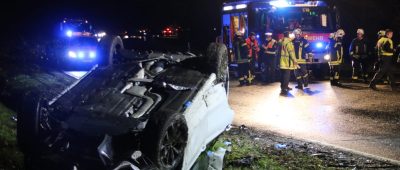 Auf der B41 in Neunkirchen kam es am Abend (14.12.2019) zu einem schweren Verkehrsunfall. Die Strecke ist aktuell gesperrt. Foto: Brandon-Lee Posse