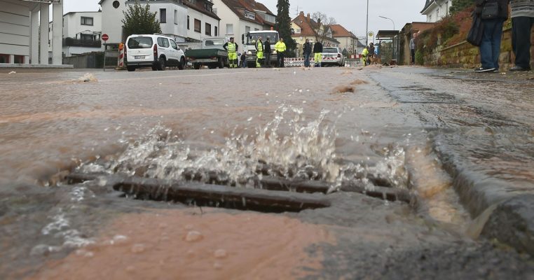 Auch "Am Kieselhumes" kam es in den vergangenen Wochen zu einem Wasserrohrbruch. Archivfoto: BeckerBredel