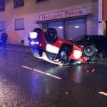 Das Auto überschlug sich und kam auf ihrem Dach zum Liegen. Foto: Feuerwehren im Landkreis St. Wendel