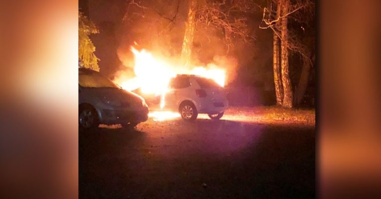 In Homburg-Erbach brannte ein Auto vollständig aus. Foto: Polizei Homburg