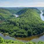 Das Saarland mit seinem Wahrzeichen, der Saarschleife, feiert in diesem Jahr "Saarhundert". Archivfoto: Oliver Dietze/dpa-Bildfunk