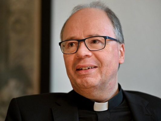 Stephan Ackermann, Bischof von Trier. Foto: Harald Tittel/dpa/Archivbild