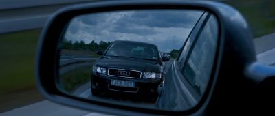 Nachdem der Drängler den 72-Jährigen auf der A6 ausgebremst hatte, schaltete er das Licht aus. Symbolfoto: Patrick Pleul/dpa-Bildfunk