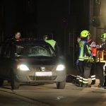 Der Fußgänger krachte mit dem Kopf auf die Windschutzscheibe des Autos. Foto: BeckerBredel